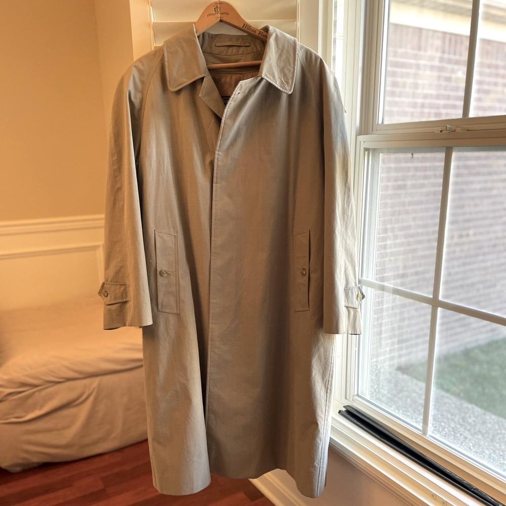 Burberry Trench Coat XL